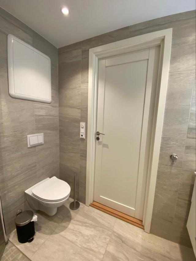 Modern Apartment With Free Parking Bergen Exterior foto